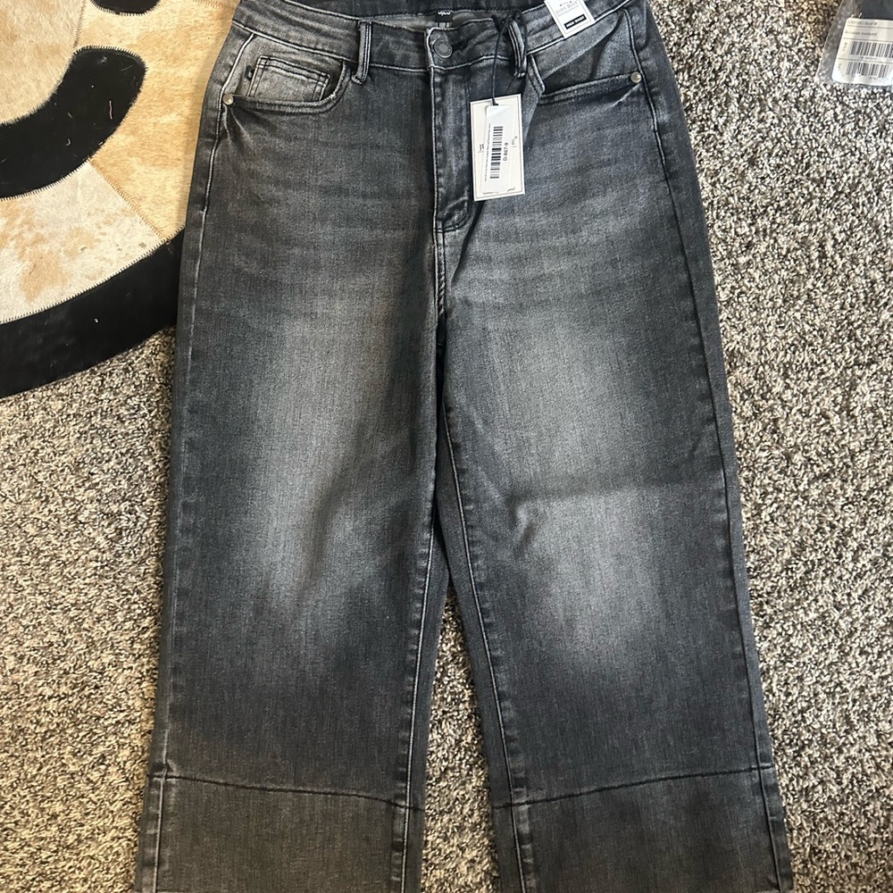 Judy Blue Charcoal Wide-Leg Crop Jeans